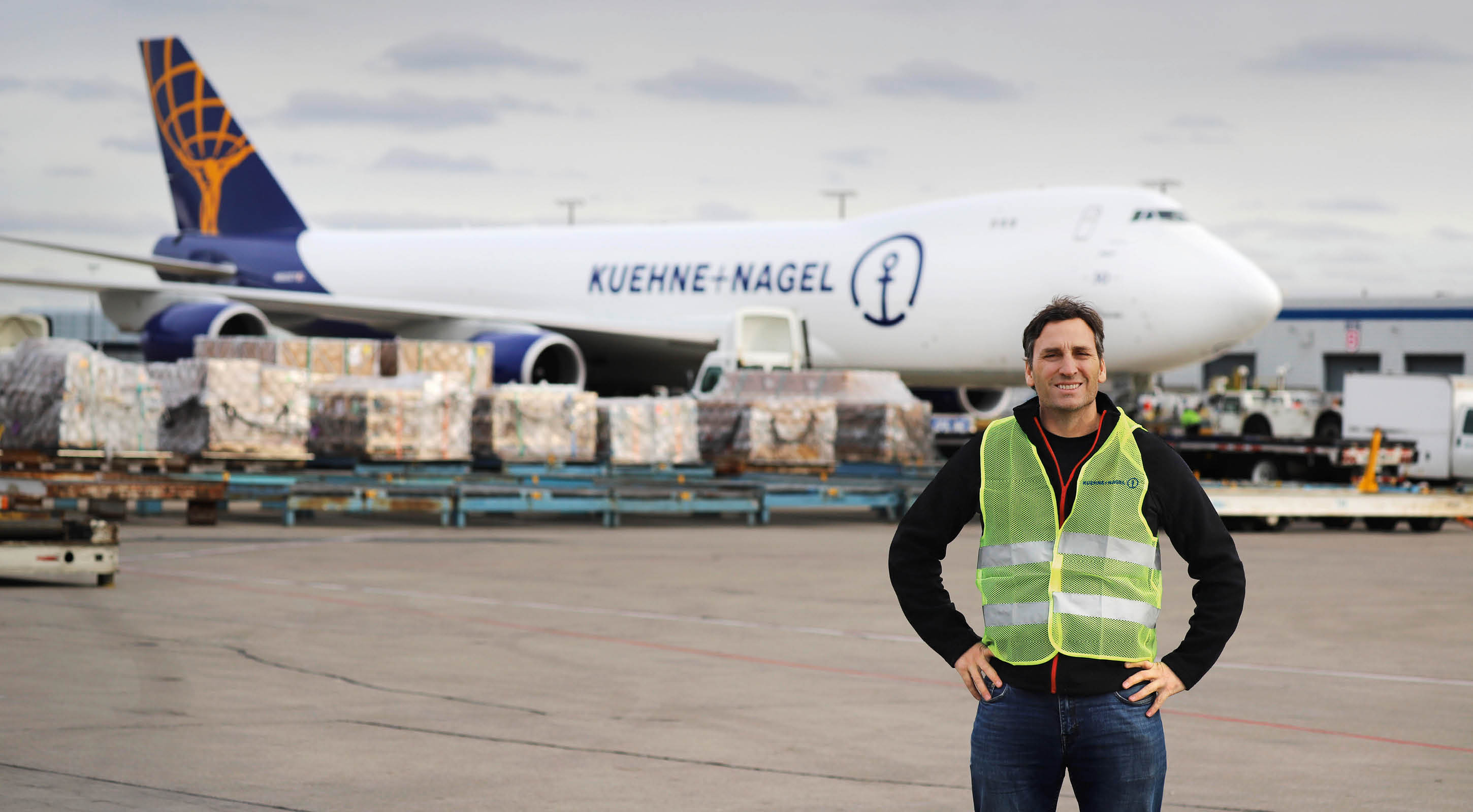 Air Logistics Freight Services To Achieve Your Business Goals Us Kuehne Nagel Galerie Berlin